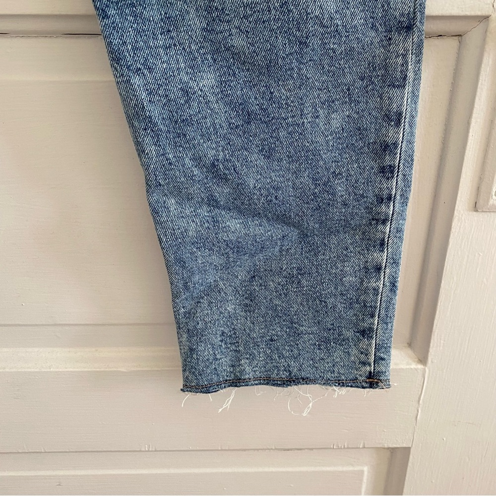 hollister ultra high rise mom jean distressed patched size 7/28 - Picture 6 of 9
